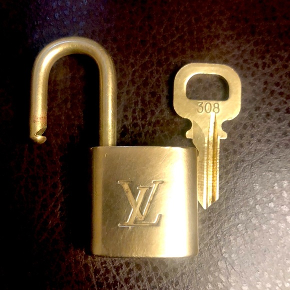 Louis Vuitton LV Gold Padlock Lock & Key 308 - Picture 7 of 13